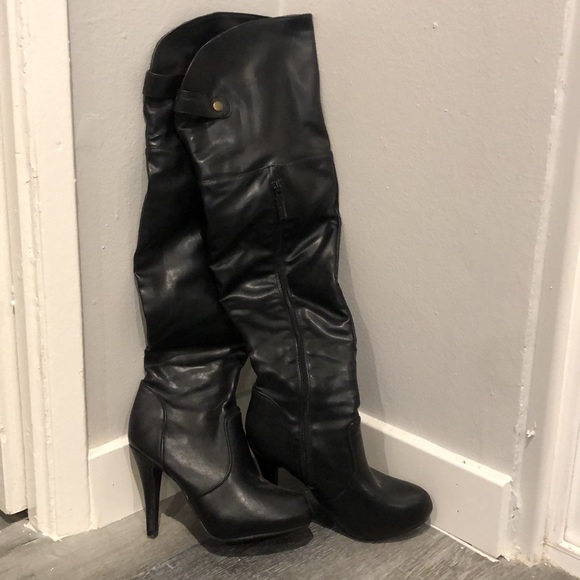 Thigh high leather boots - Picture 2 of 5